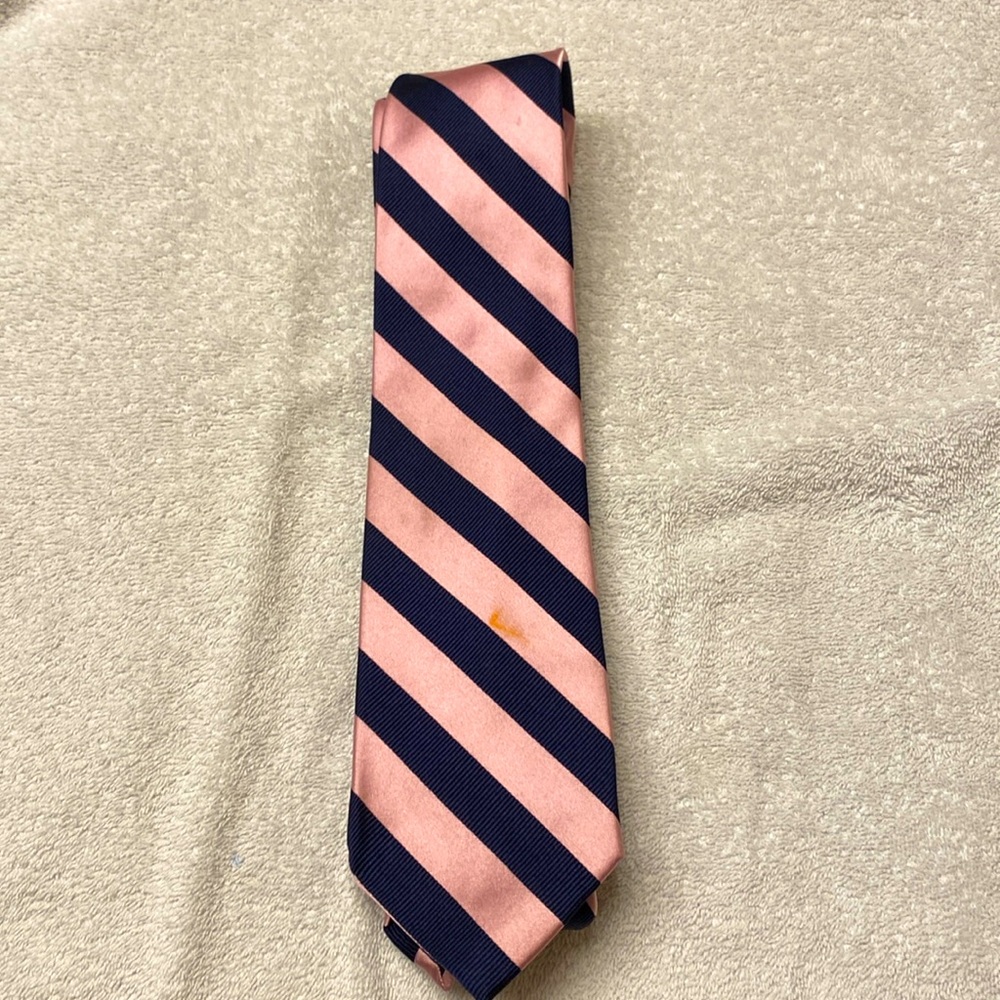 Chaps  100% silk Blue and Pink tie. 58 inches.
